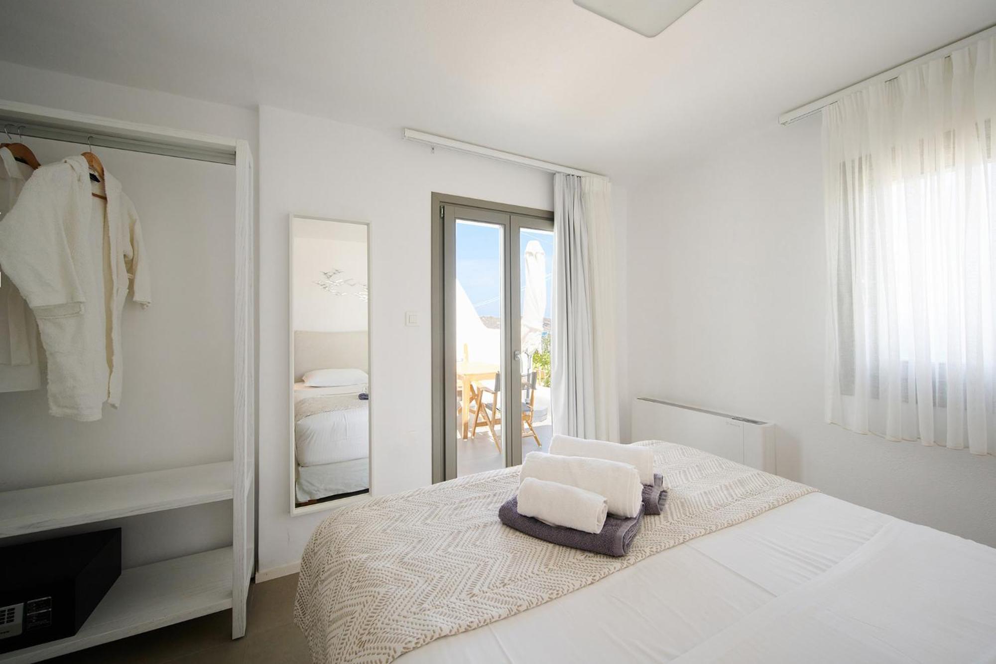 Kymo Luxury Suites Paros Kolympithres Exterior photo